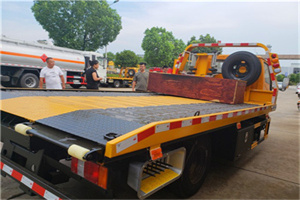 洪山区附近拖车电话号码服务